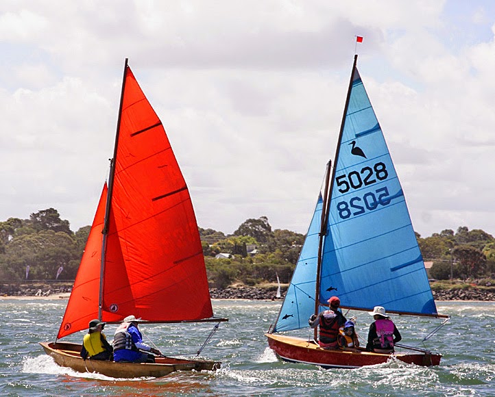 Earwigoagin: Australian 2015 Classic Wooden Dinghy Regatta