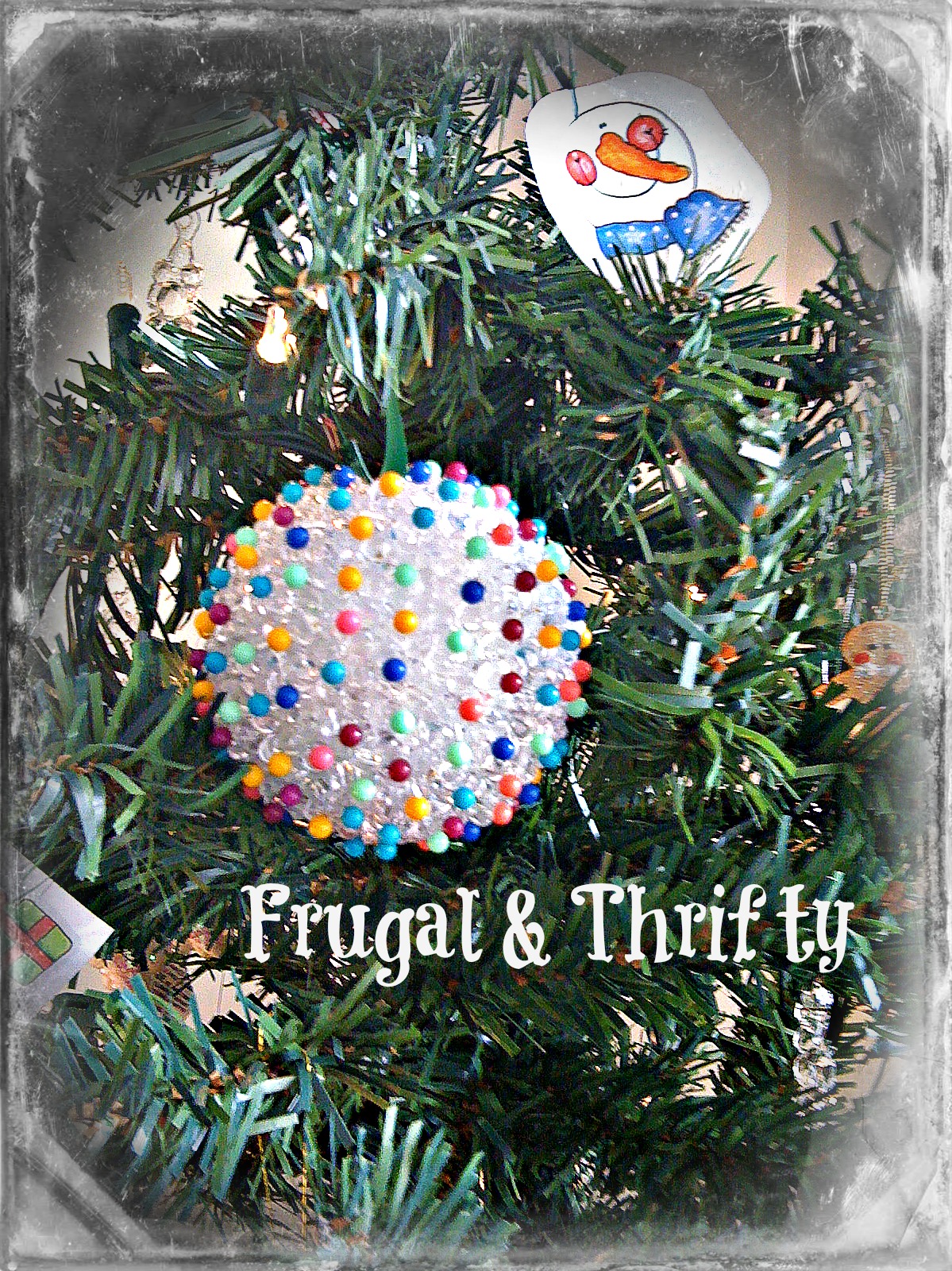 Frugal & Thrifty : Do It Yourself ~ Christmas Ball Ornaments