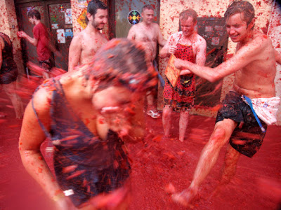 Tomato Fight In Bunol Spain Seen On www.coolpicturegallery.net