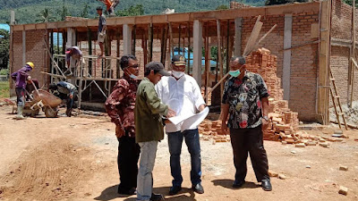 Donizar Tinjau Proyek DAK Pembangunan Sarana SMK N 1 Gunung Tuleh