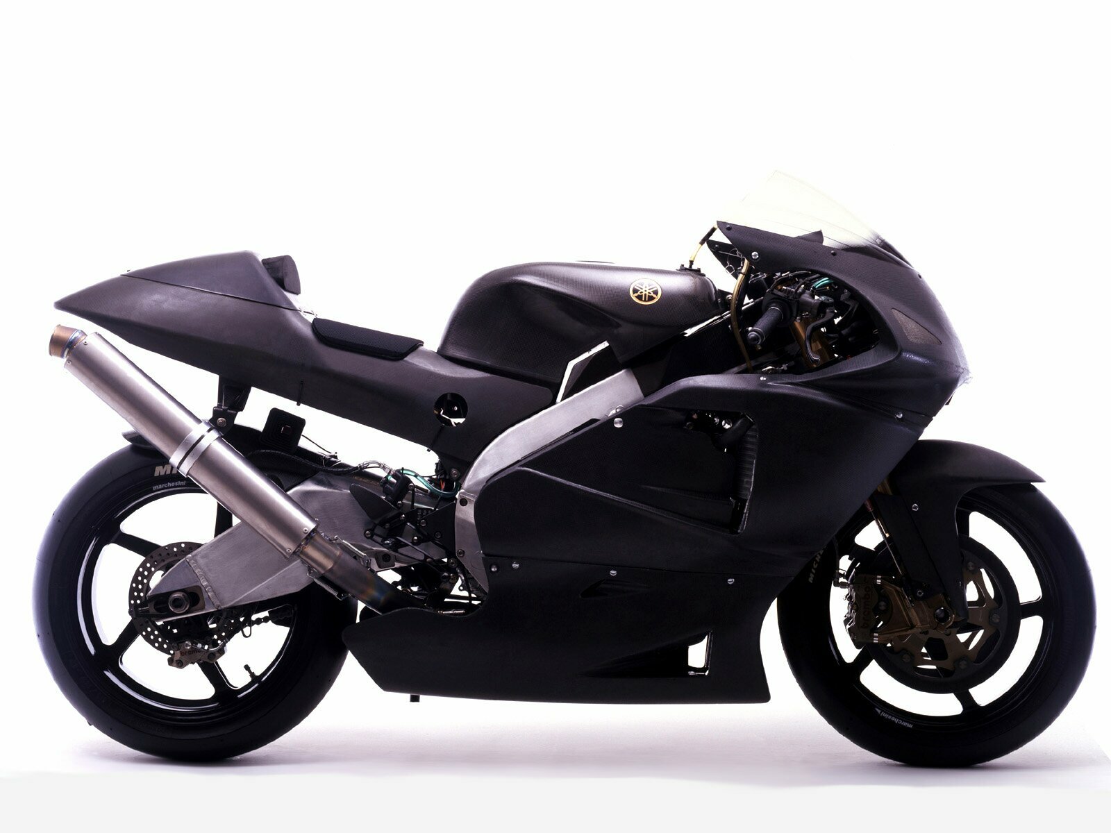 WALLPAPERS: YAMAHA BIKES