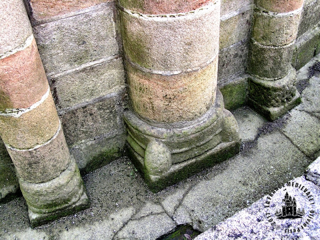 QUIMPERLE (29) - Eglise Sainte-Croix (Extérieur)