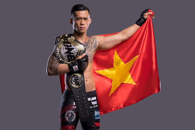 Martin Nguyen proudly wears the Vietnam Flag