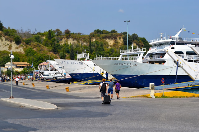 puerto ferries Corfu grecia