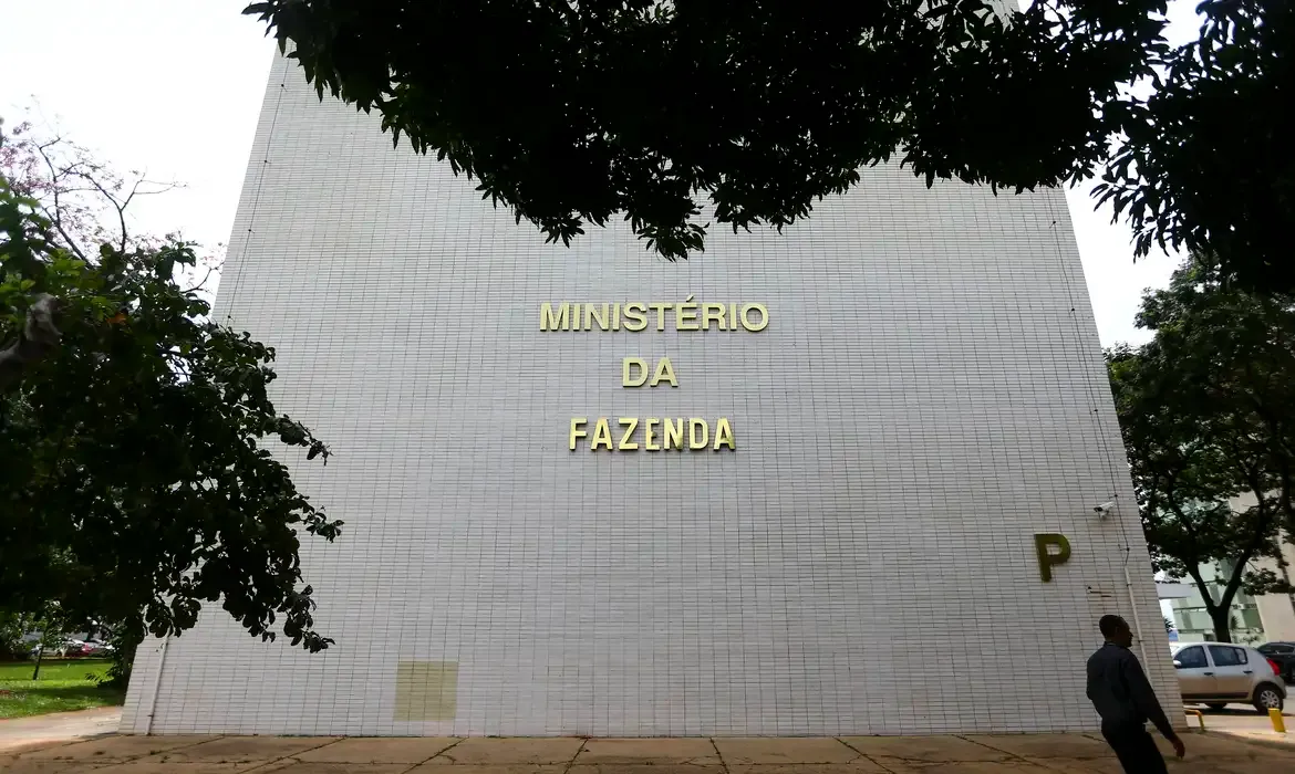 São Paulo (SP), 05/12/2024 -ato contra violência policial, concentração em frente ao teatro municipal de são paulo, praça Ramos de Azevedo - Foto: Paulo Pinto/Agência Brasil