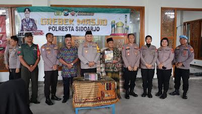 Polresta Sidoarjo Berbagi di Jumat Curhat Desa Kandangan