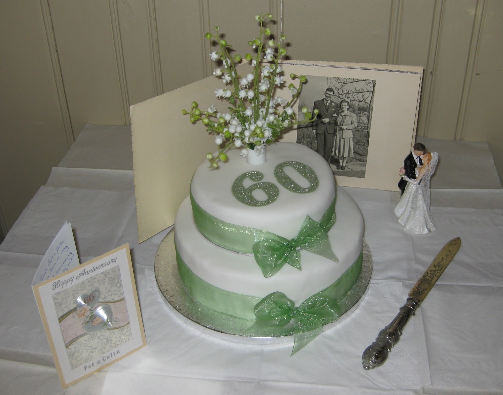 traditional wedding cake decorations The Diamond Wedding Party Cake