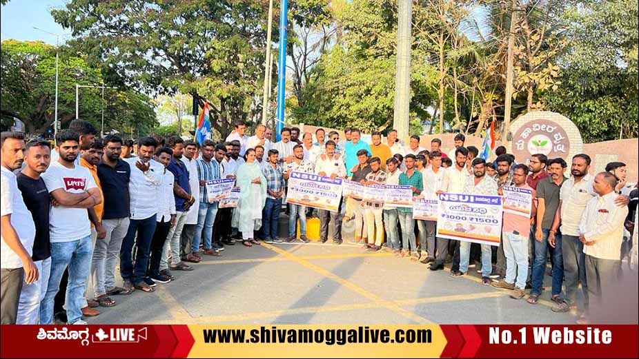 NSUI Celebration over Rahul Gandhi Stipend for Unemployed in Shimoga Karnataka