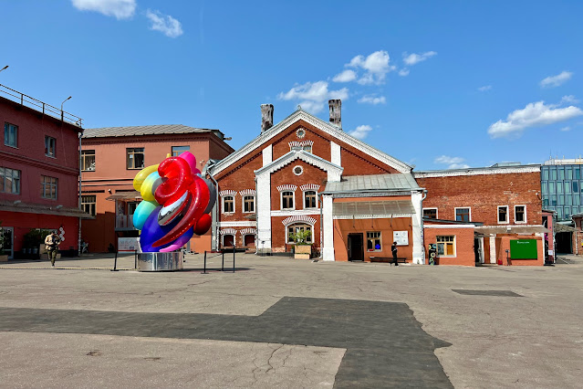 4-й Сыромятнический переулок, Центр современного искусства «Винзавод», IV Биеннале уличного искусства Артмоссфера, Саша Фролова – «Единение»
