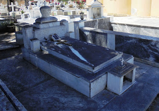 το ταφικό μνημείο του μητροπολίτη Ζακύνθου Αλέξιου στο Νεκροταφείο της Ζακύνθου