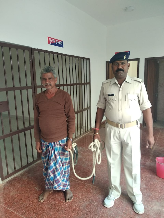 अवैध शराब धंधा करने वाले अभियुक्त को 17 लीटर अवैध देसी महुआ शराब एवं उपकरण के साथ गिरफ्तार कर जेल  Reporter Amresh
