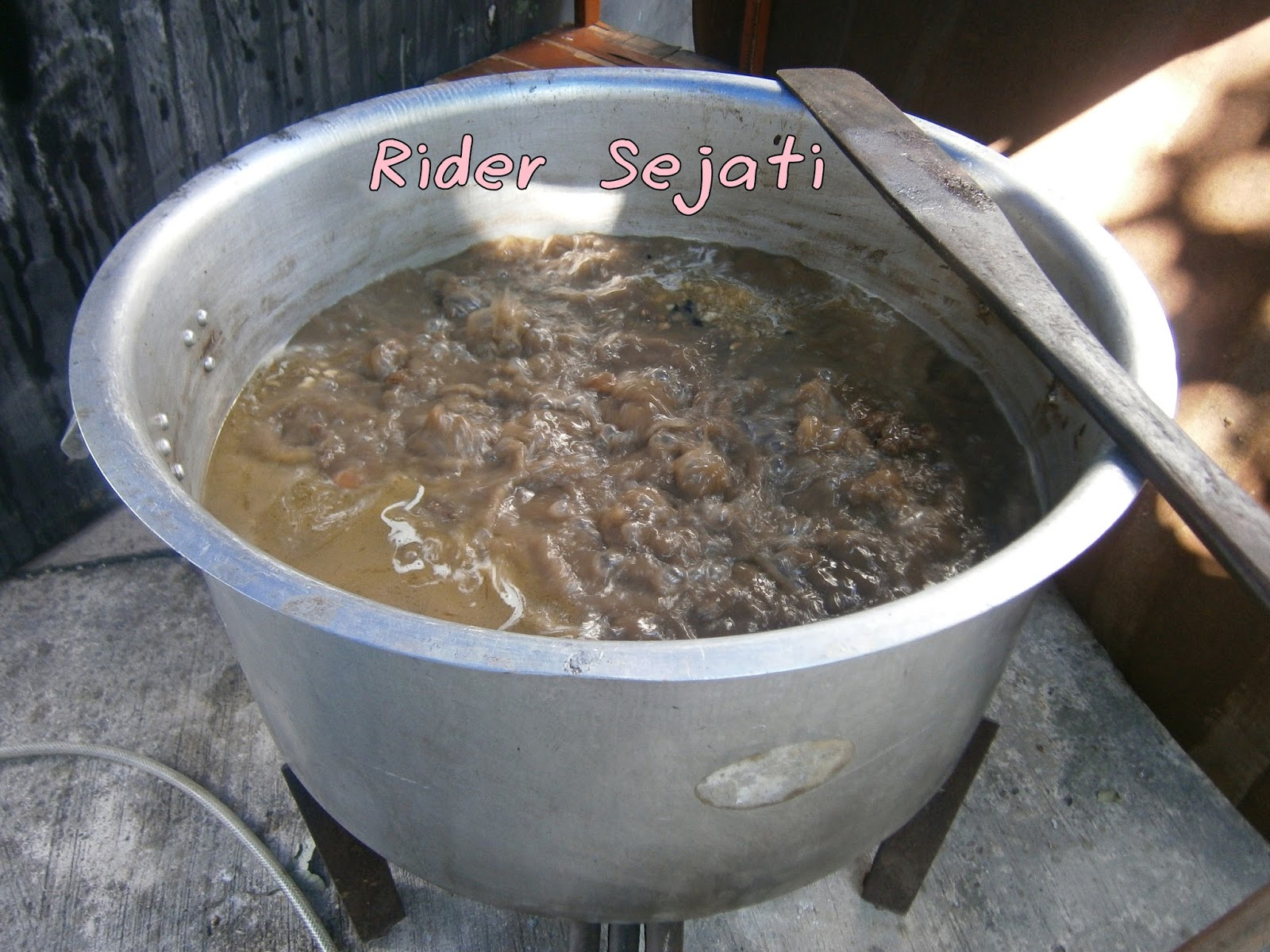 Berderau Bersama Orang Kampung  Rider Sejati