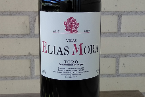 Vino Elias Mora