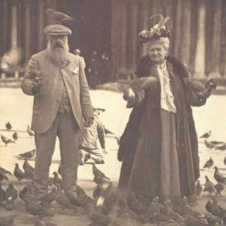 Visits to Venice Monet visited Venice in 1908 with his second wife Alice and they returned the following year. He worked hard during these visits, but is seen here with Alice in lighter mood, feeding the pigeons in St Mark's Square. 