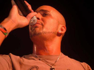 massari singer wallpaper