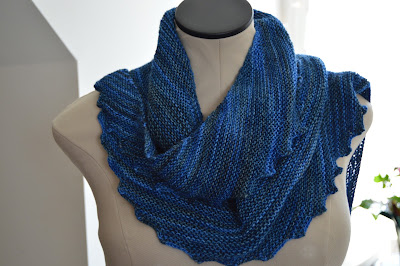 hand knit Hitchhiker scarf http://www.ravelry.com/projects/jeanniegrayknits/hitchhiker