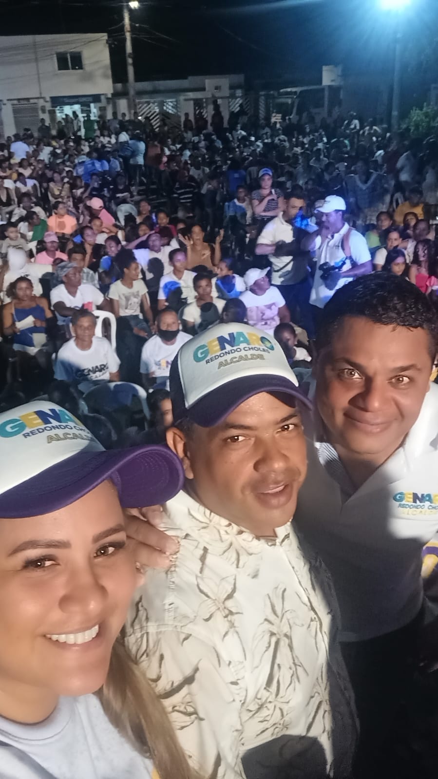 https://www.notasrosas.com/ Multitudinaria manifestación de apoyo a Genaro Redondo y Jairo Aguilar se realizó en el Barrio '7 De Agosto', de Riohacha