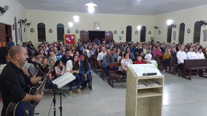 PE. AURICÉLIO APRESENTA SEU NOVO CD NA FESTA DO BOM PASTOR