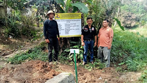 LUTFI YAHYA ( Ketua DPC PWRI kab.sukabumi ) meninjau pembangunan proyek P3 - TGAI di kecamatan  Purabaya kab.sukabumi."