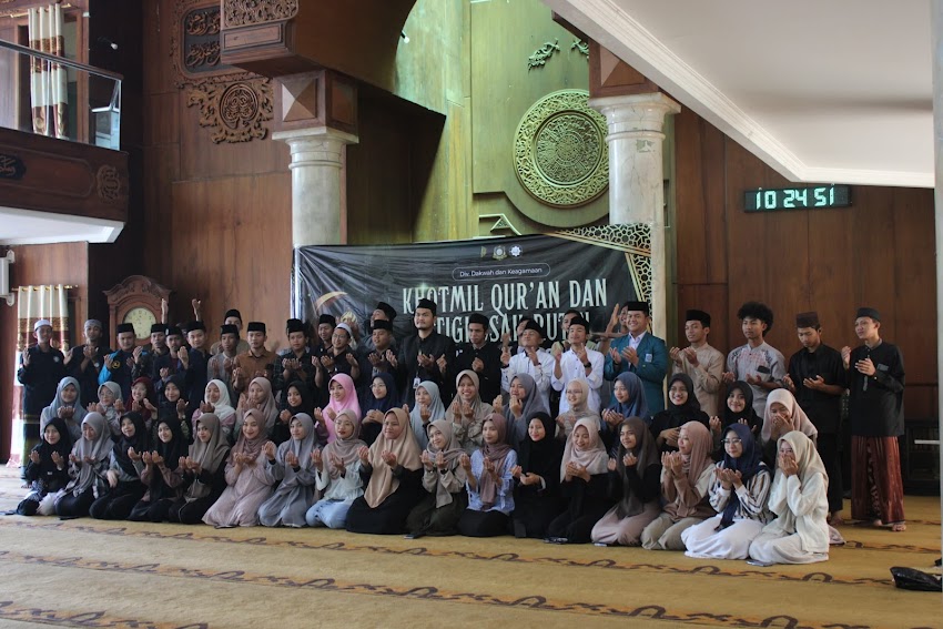 SPIRIT KEBANGKITAN DAN KESATUAN : MAULID NABI DAN KHOTMIL QURAN MENJADI MOMEN PENUH BERKAH DAN INSPIRASI BAGI MAHASISWA PBA