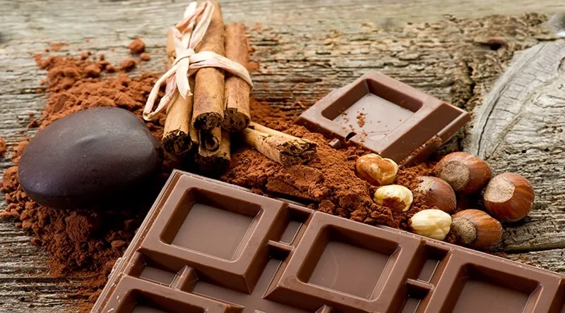 Kuvertür çikolatanın diğer çikolatalardan farkı nedir?