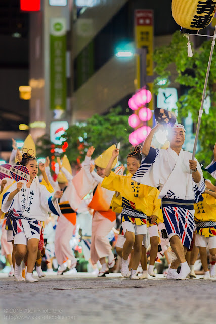 三鷹阿波踊り 国分寺連の高張提灯持ち手