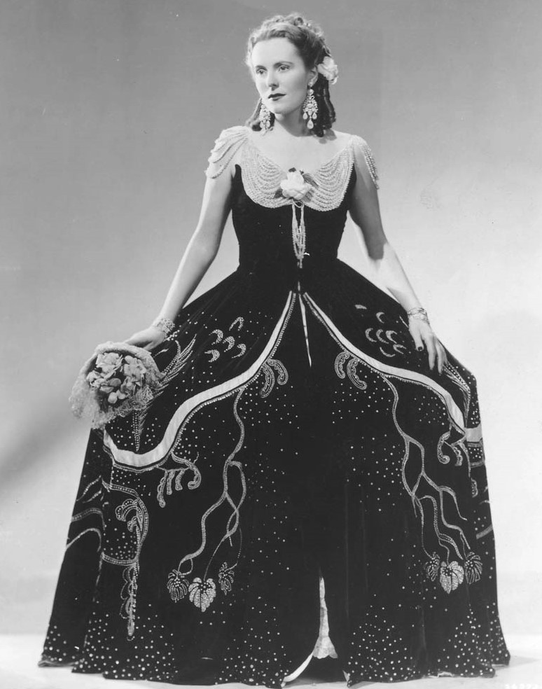 IN REVIEW: Czech soprano JARMILA NOVOTNÁ as Violetta in Giuseppe Verdi's LA TRAVIATA at The Metropolitan Opera in 1940 [Photo by Wide World Studio, © by The Metropolitan Opera]