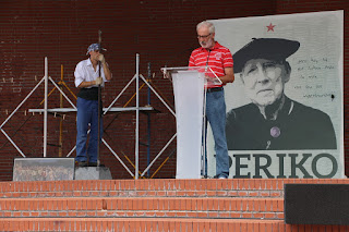 Miles de personas participan en el homenaje póstumo a Periko Solabarria