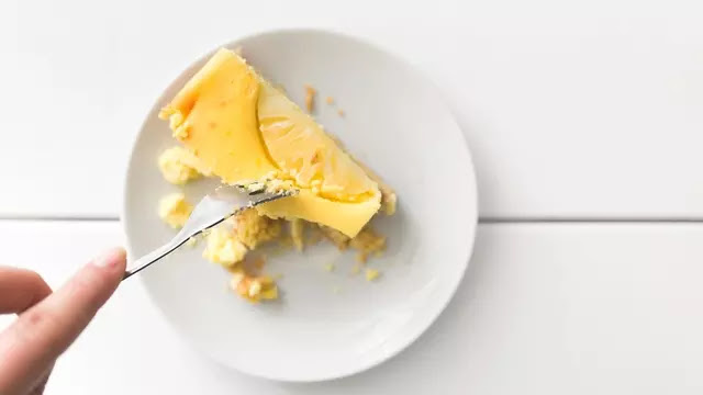  cake lembut yang lumer dimulut dengan tekstur sangat halus ini mulai banyak dijual di pas Resep Cheese Cake dan Cara Membuatnya