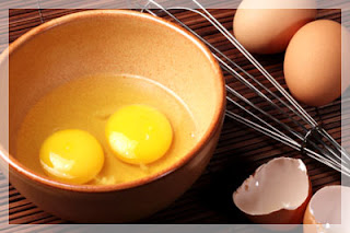 วิธีใช้ไข่เพื่อดูแลผิวหน้า