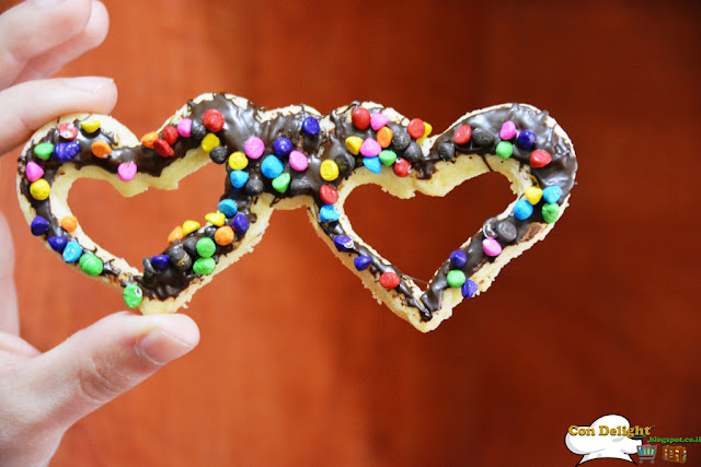 mask shaped cookies