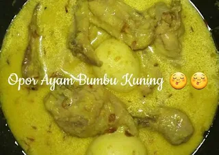 Opor Ayam Bumbu Kuning