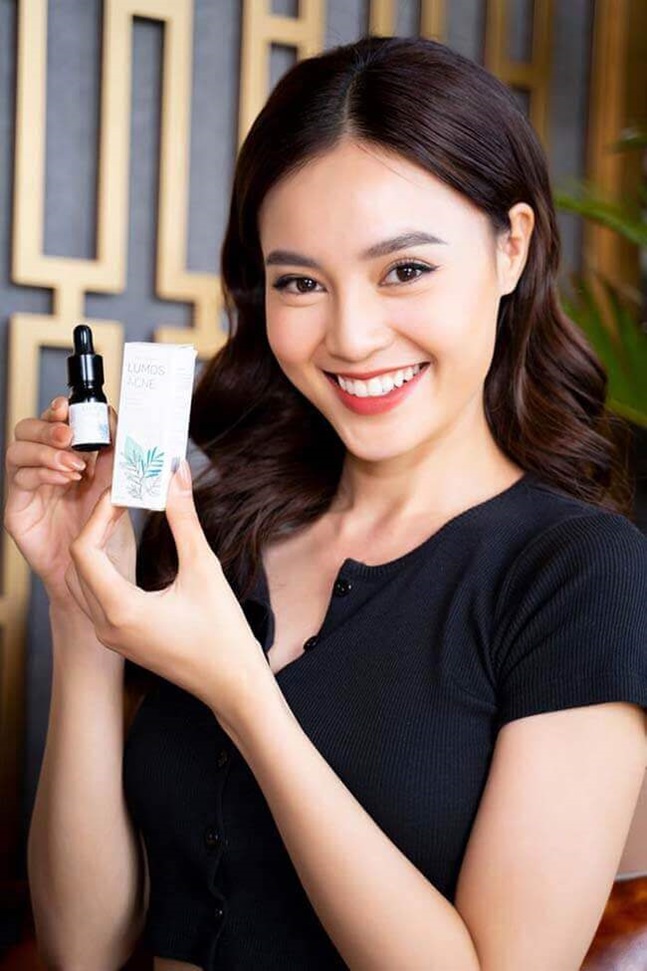 Ninh Dương Lan Ngọc sử dụng lumos acne