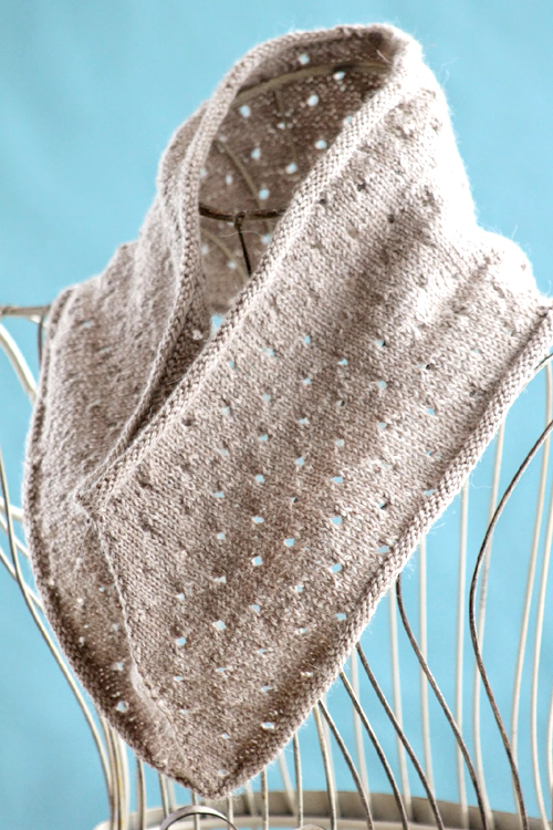 Simple Eyelet Cowl - Free Pattern