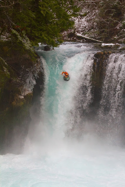 Daniel Patrinellis. Adrian Wigston, Mike Nash, Joe Howard, Scott Waidelich, Jeremy Bisson, Alex Podolak, Brad X, Logan Farrell, Kokatat, Dagger Kayaks, Confluence watersports, Canon 7D, Canon, Gopro, GoPro Hero2, Mamba, Nomad, Burn, Karnali, Little White Salmon River, Little White Salmon, LDUB, ldub, Little White, Hood River, Kayaking, Creeking, Carnage, WA, Washington, PNW