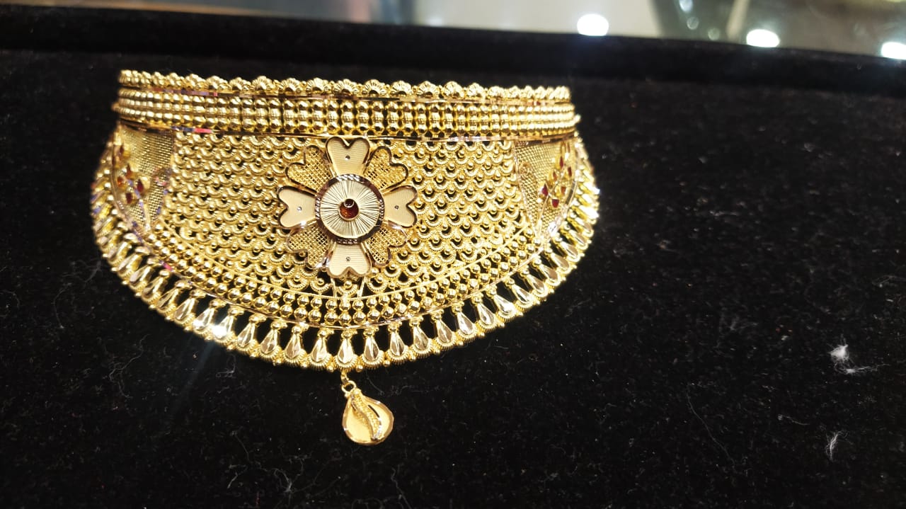 Latest Gold Choker Necklace Designs, gold choker designs, light weight gold choker, wedding choker designs, gold necklace, fancy wedding necklace choker, Samanta Jewellers Gold Choker Necklace Designs