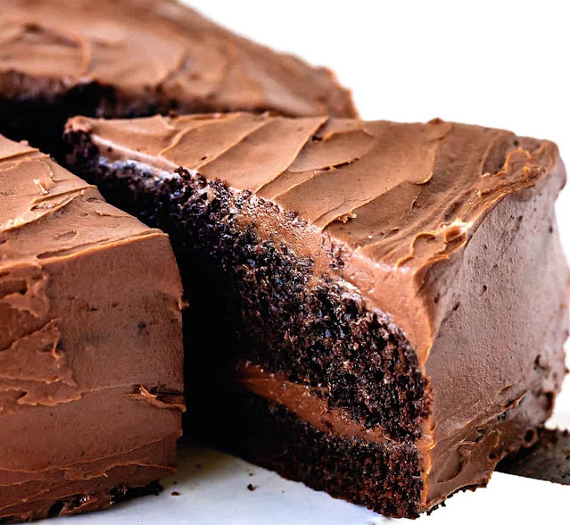 How to Make Frosted Chocolate layer Cake for Chocolate Perfection