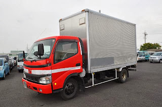 2005 Hino dutro 3ton Box Truck 4WD for Malawi