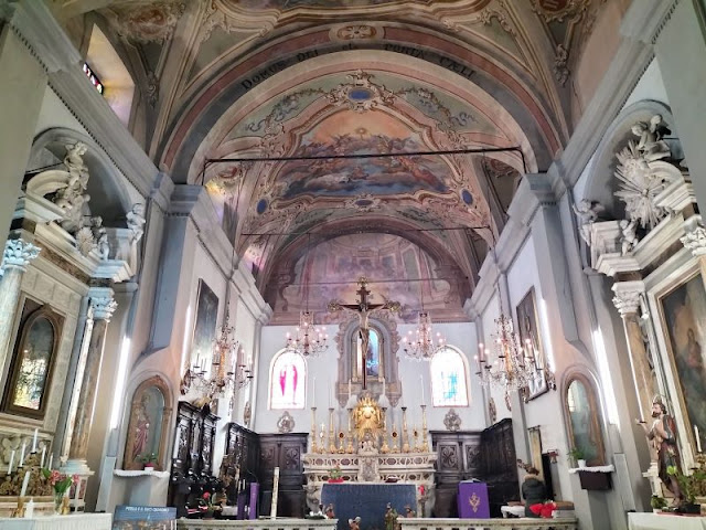 interno chiesa Pitelli La Spezia