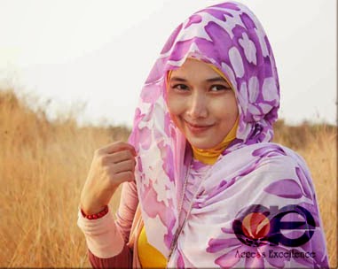 Tips Memilih Jilbab  Untuk  Bentuk Wajah  Bulat 