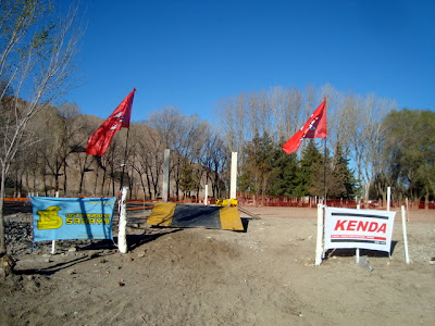 Todo listo para  el Enduro en Piedra del Aguila