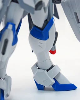 REVIEW Bandai HGCE 1/144 STTS-909 Rising Freedom Gundam