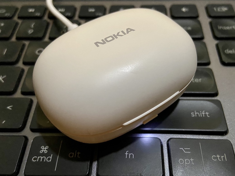 Nokia Comfort Earbuds Charging