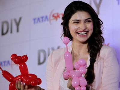 PRACHI DESAI HD WALLPAPER FREE DOWNLOAD 27