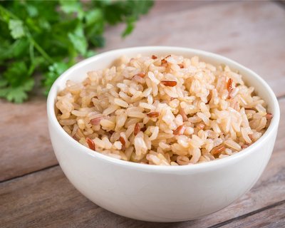 How to Cook Brown Rice on the Stove ♥ AVeggieVenture.com, moist and nutty and perfect every time.