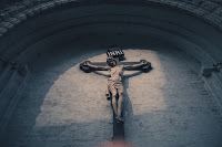 Crucifixion - Photo by Thuong Do on Unsplash