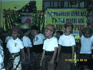 Pelepasan Siswa-Siswi TK Star Kids 2014