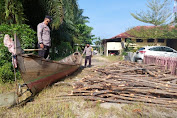 Warga GP Simpang Lhee Serahkan Tiga Boat Kepolsek Langsa Barat