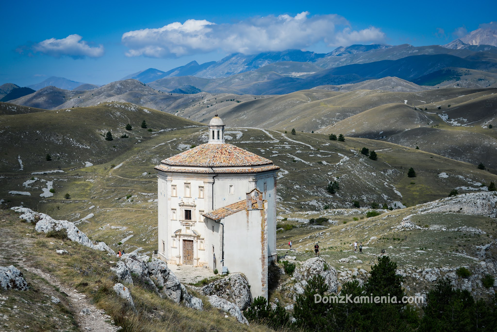 Abruzzo - Rocca Calascio Dom z Kamienia blog