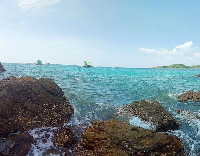 Natural rocks in Koh Larn